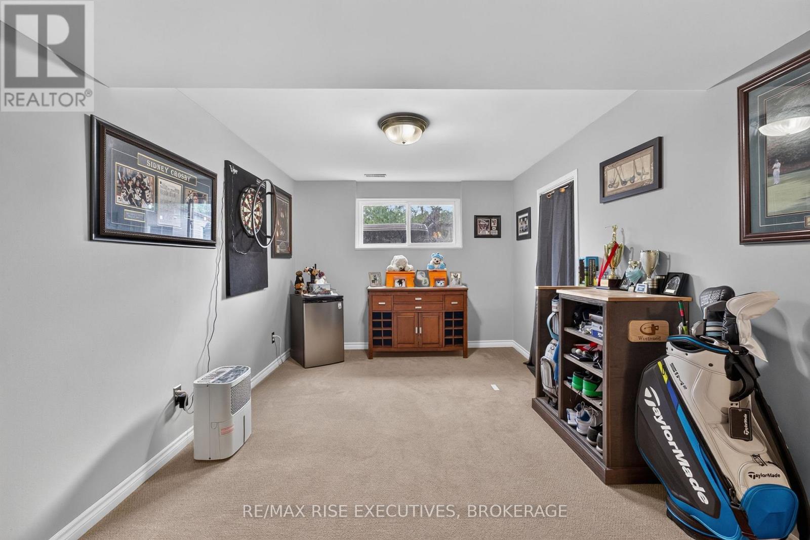 1560 VICTORIA STREET - 14