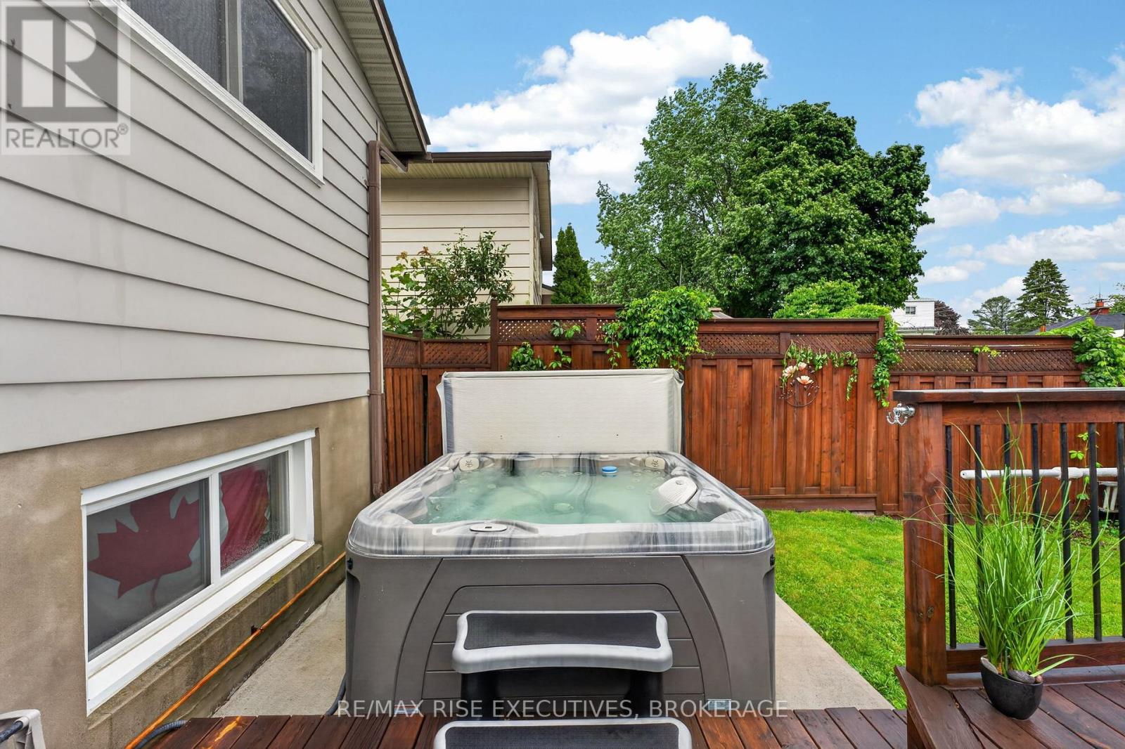 1560 VICTORIA STREET - Image 27