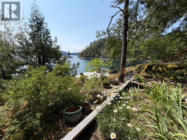 REFUGE COVE - Image 34