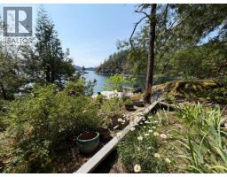 Refuge Cove, Remote Areas, BC V0P0P0 Photo 34