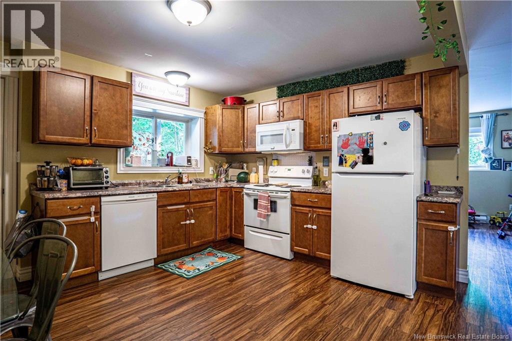 770 Glengarry Place - 10
