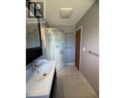 2000 Hollywood Road S, Kelowna, BC V1X4P6 Photo 12
