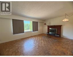 Kitchen - 2000 Hollywood Road S, Kelowna, BC V1X4P6 Photo 8