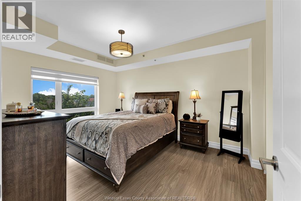 #406 250 MANNING ROAD - 16