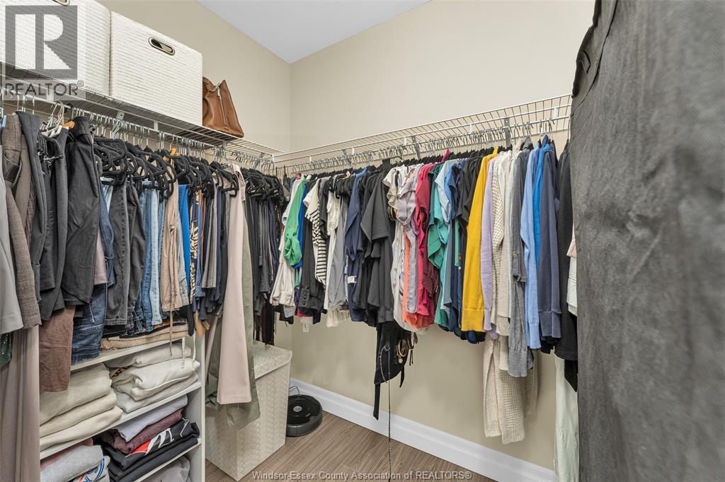 #406 250 MANNING ROAD - 18