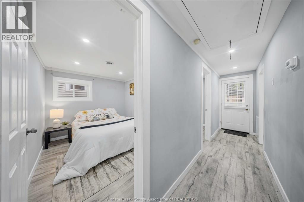 949 ELLROSE AVENUE - 13