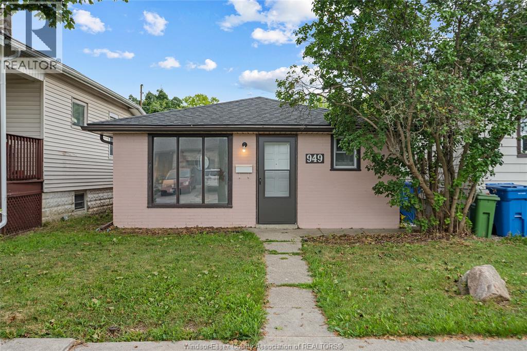 949 ELLROSE AVENUE - 2