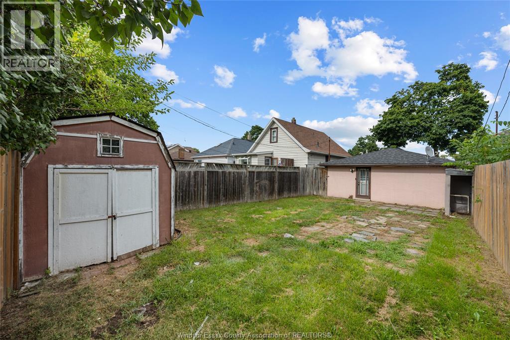 949 ELLROSE AVENUE - 22