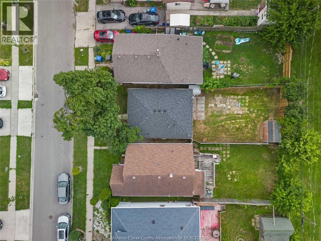 949 ELLROSE AVENUE - 24