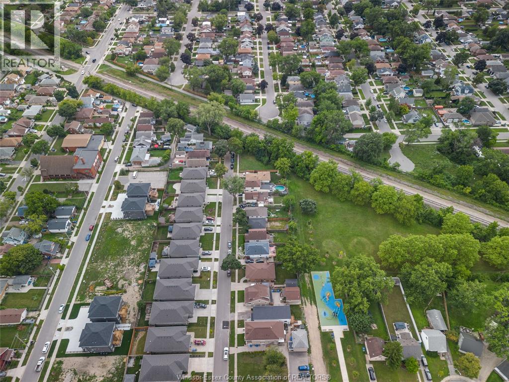 949 ELLROSE AVENUE - 27