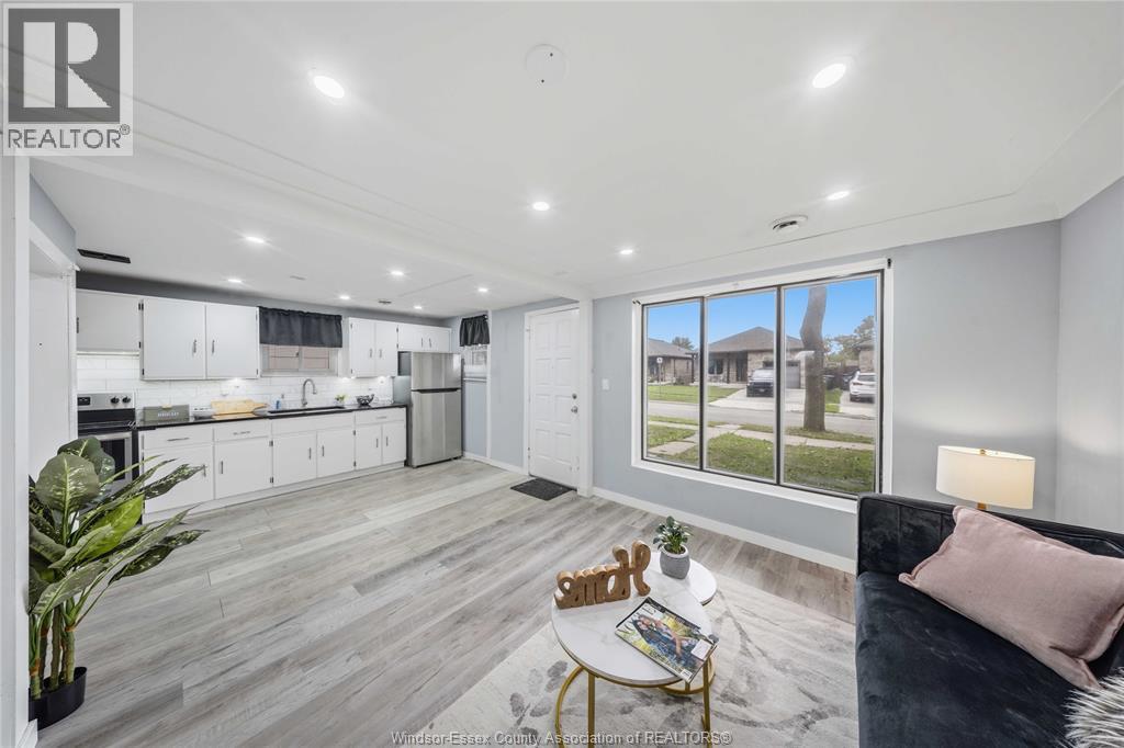 949 ELLROSE AVENUE - Image 9