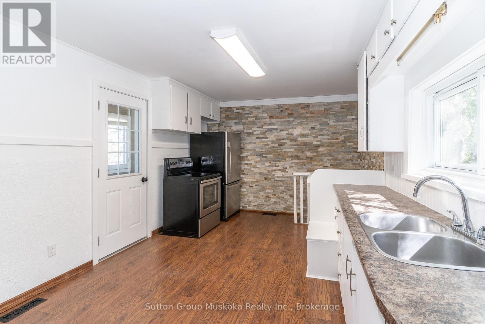 18 SUSAN STREET W - Image 7