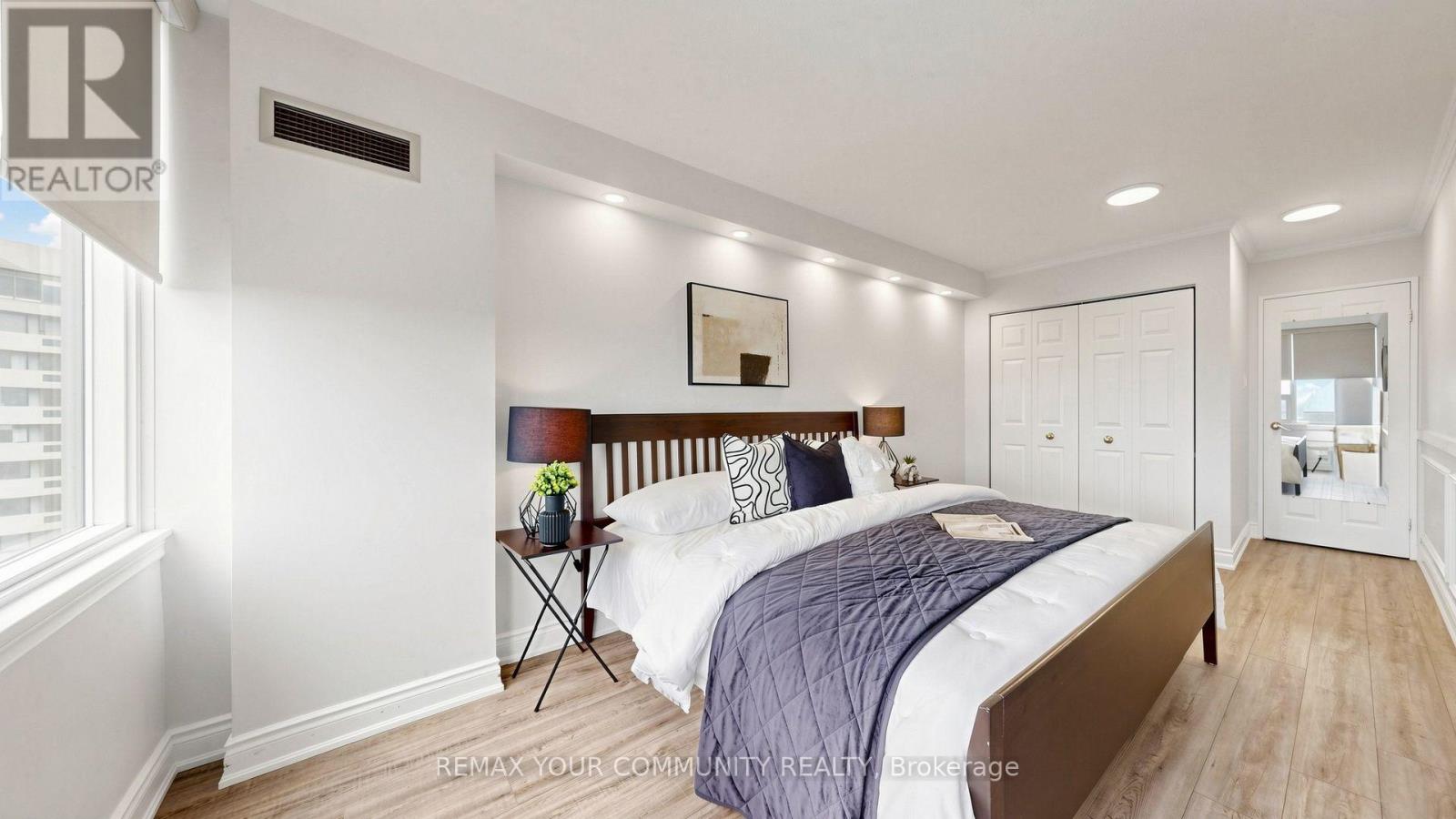 #2704 55 SKYMARK DRIVE - Image 29