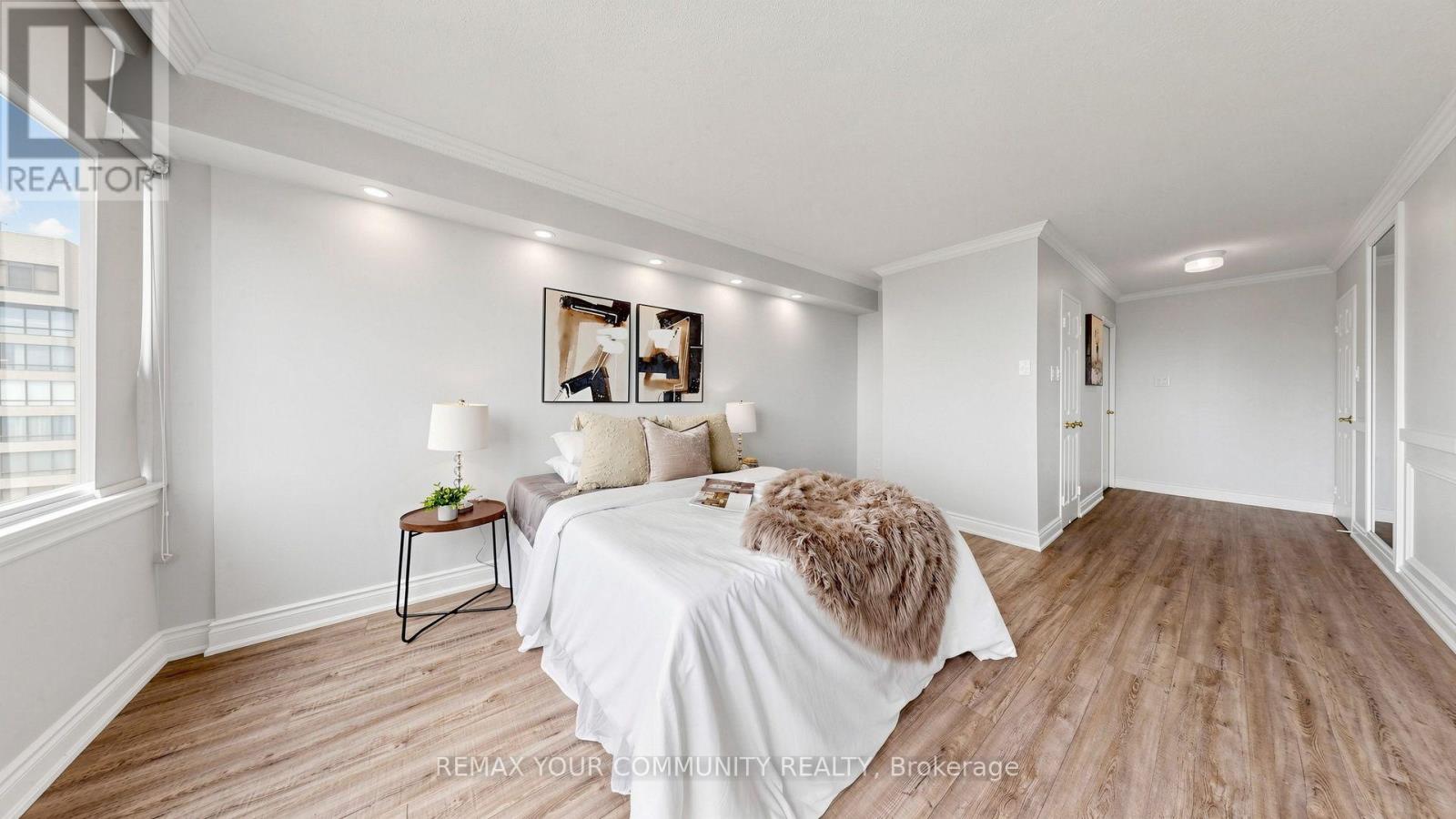 #2704 55 SKYMARK DRIVE - Image 33