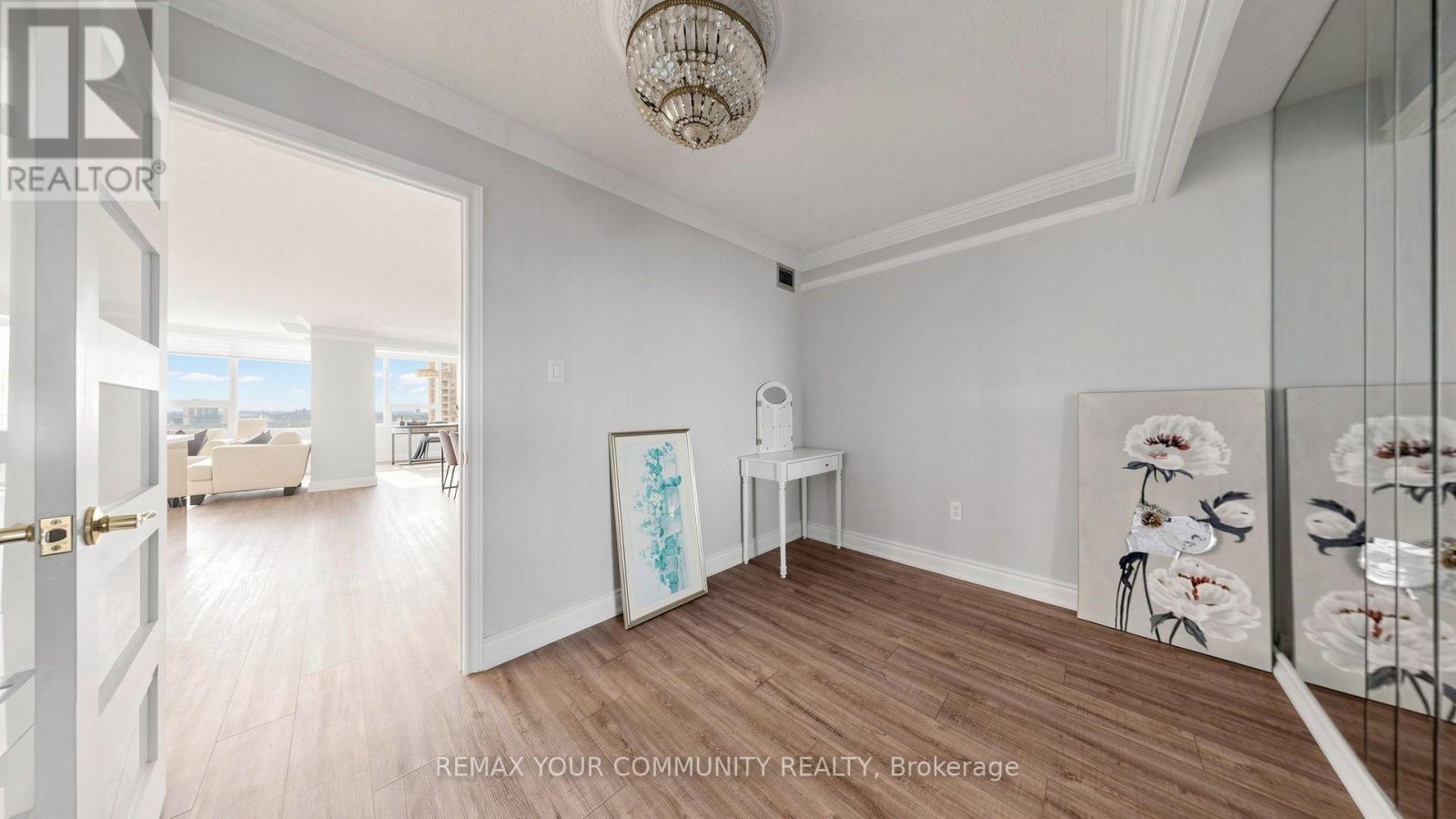 #2704 55 SKYMARK DRIVE - Image 37