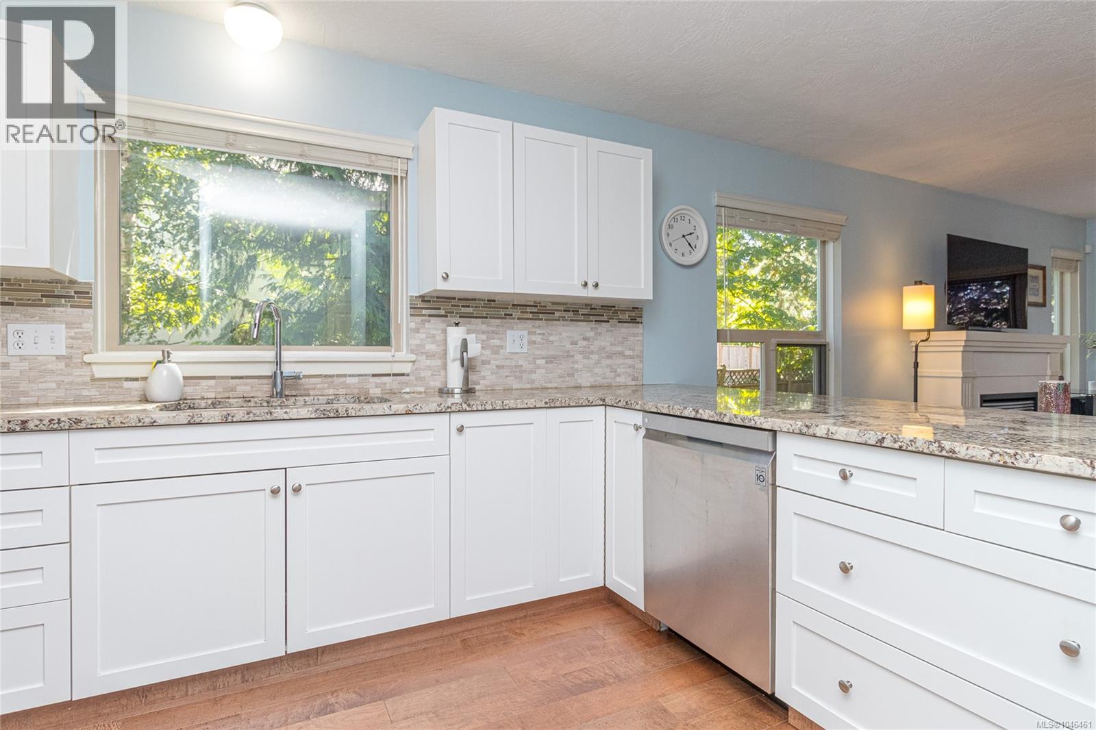 208 3880 Quadra St, Saanich