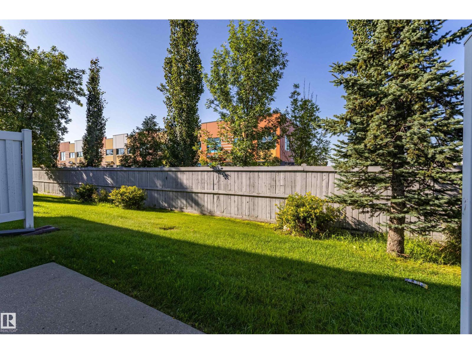 #7 16823 84 ST NW - 19
