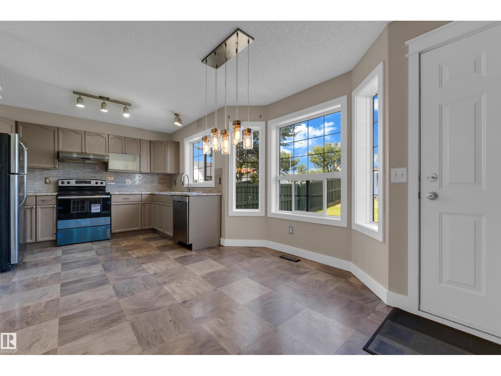 1434 GRANT WY NW - 13
