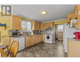 25 Ocean Pond Road thumbnail 9