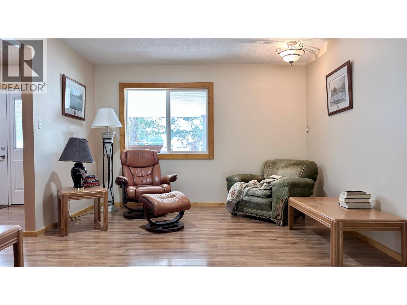 503 Woodgreen Crescent - 15