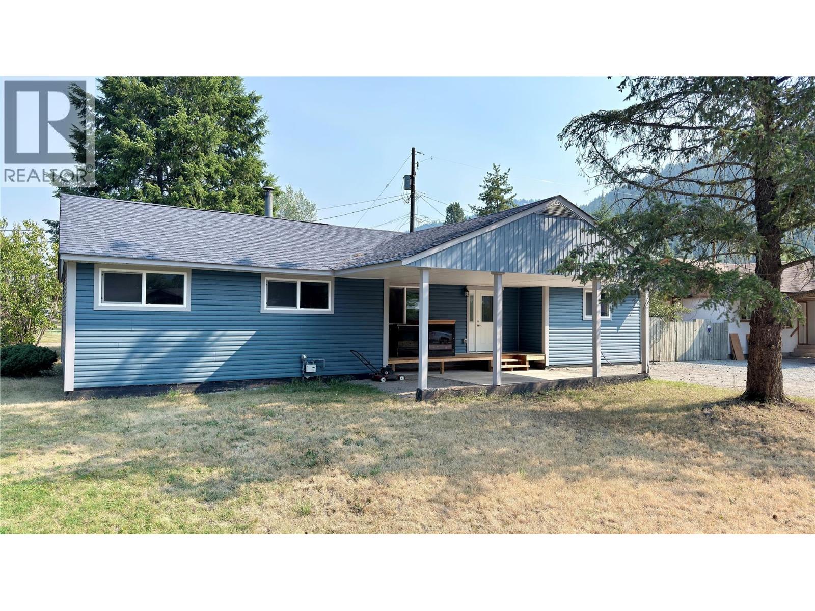 503 Woodgreen Crescent - 1