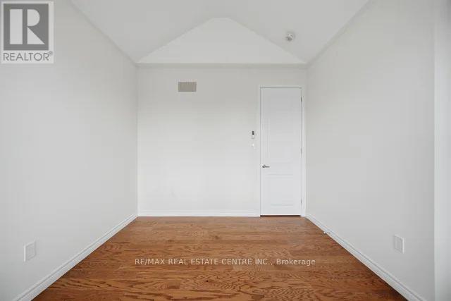 1295 ORR TERRACE - Image 32