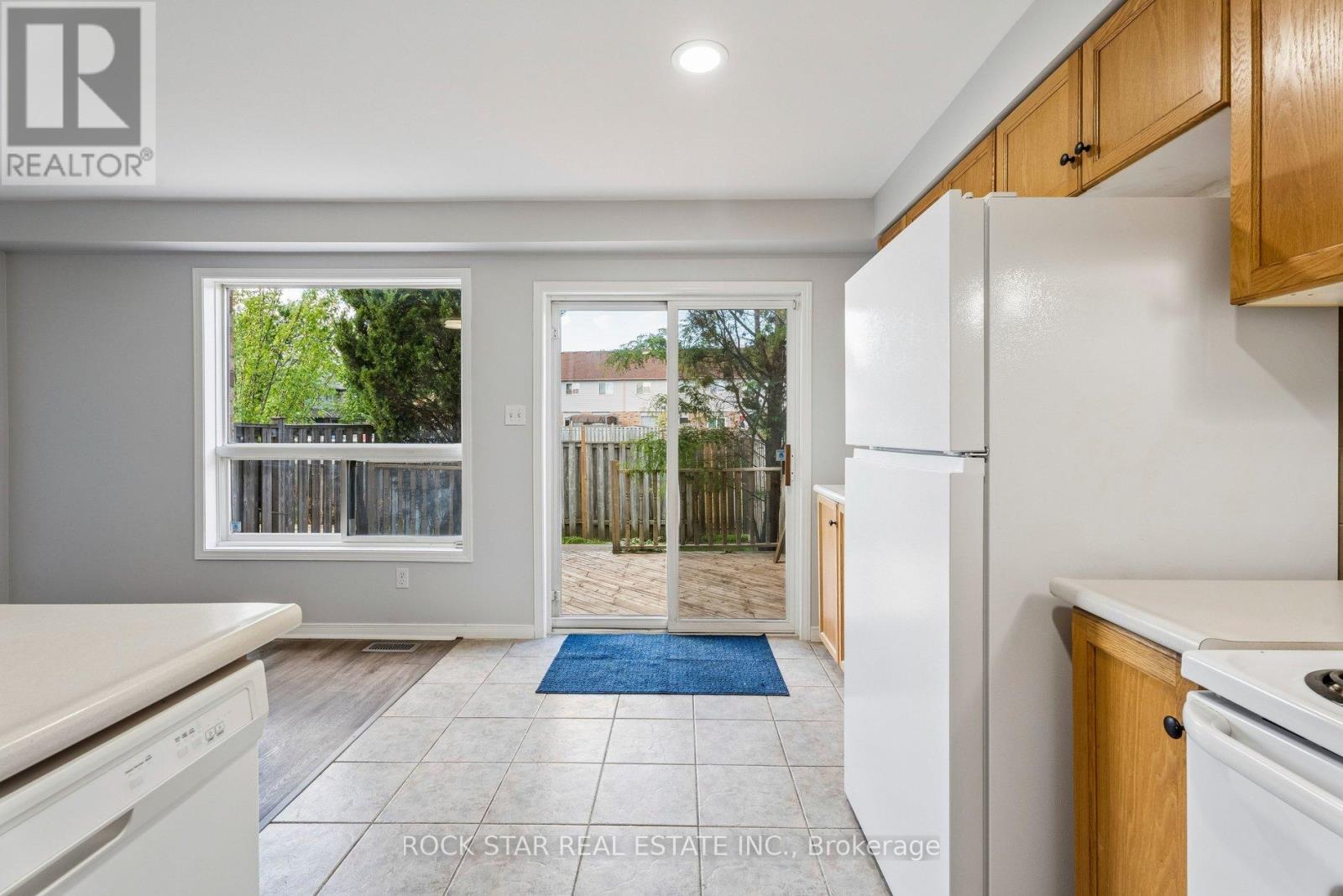 #3 1860 UPPER GAGE AVENUE - Image 10