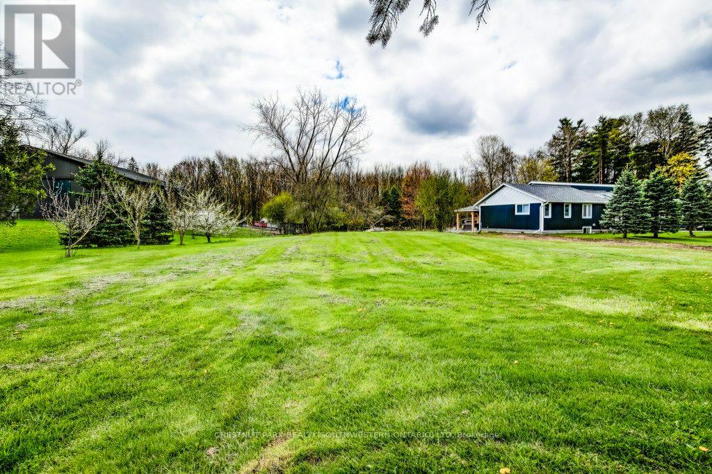 121 DODGE DRIVE — photo 2