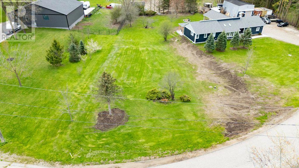 121 DODGE DRIVE — photo 3