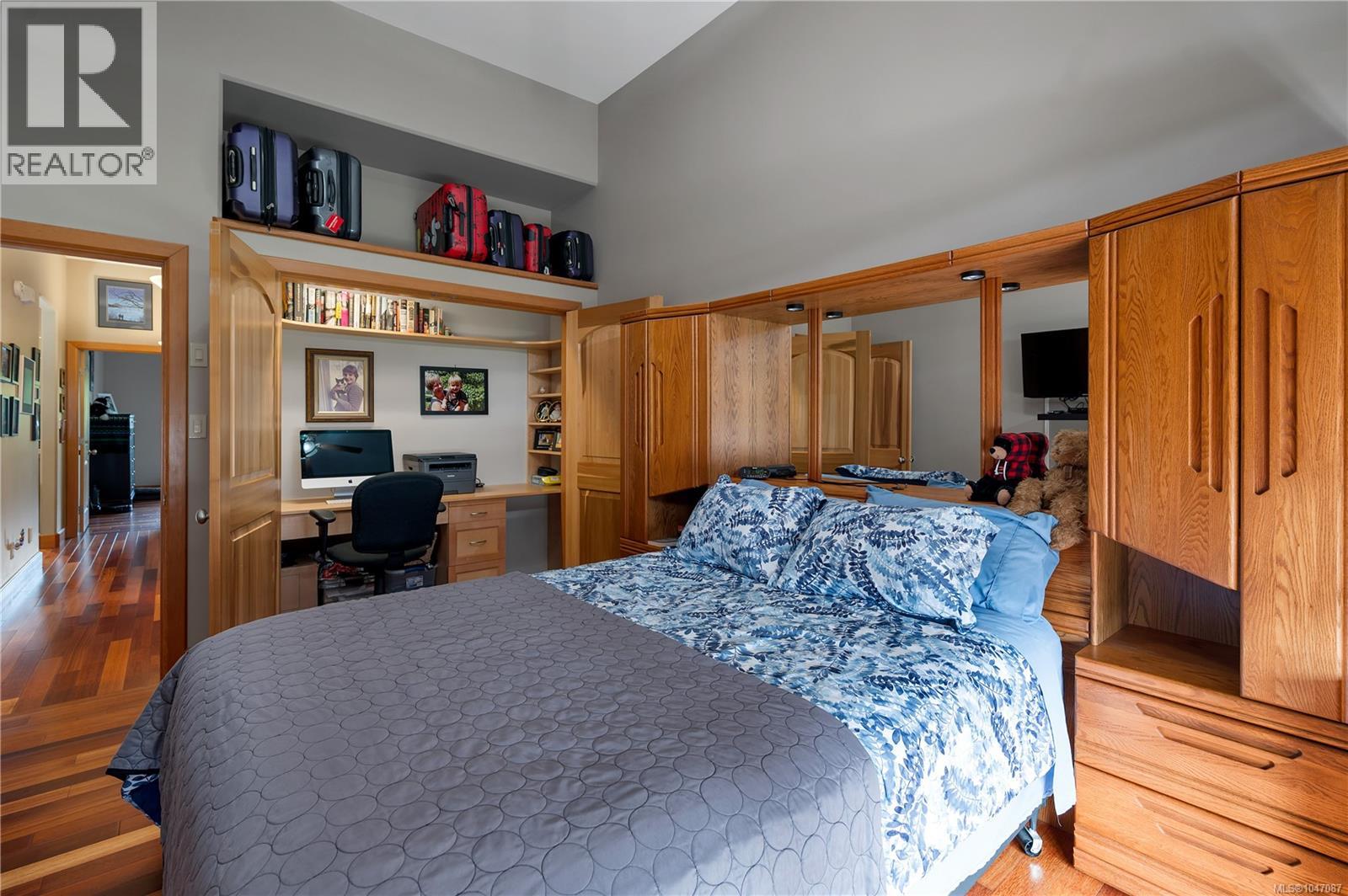 240 Carolyn Rd - Image 26