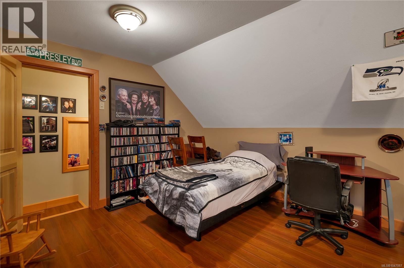 240 Carolyn Rd - Image 33