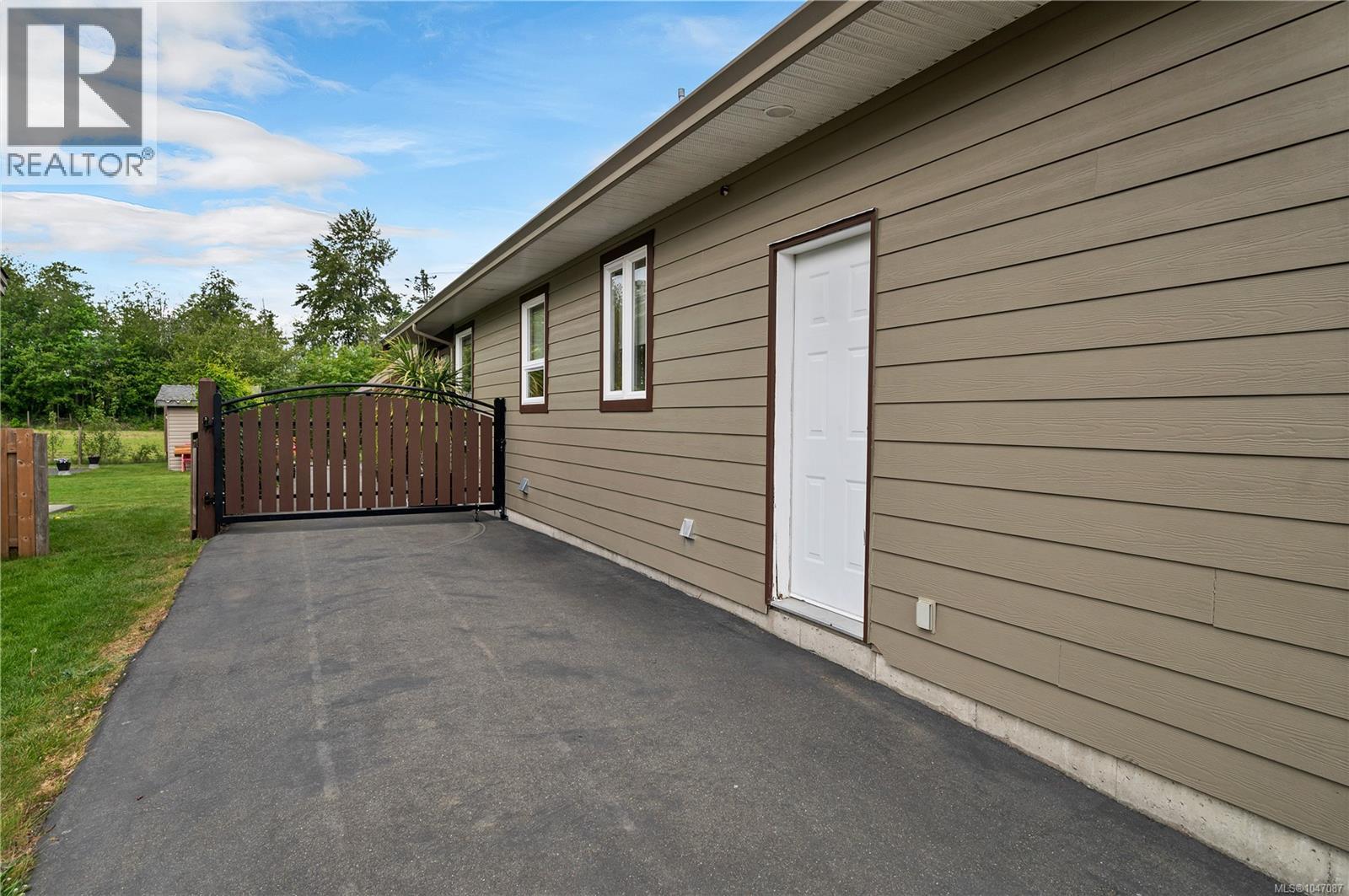 240 Carolyn Rd - Image 50