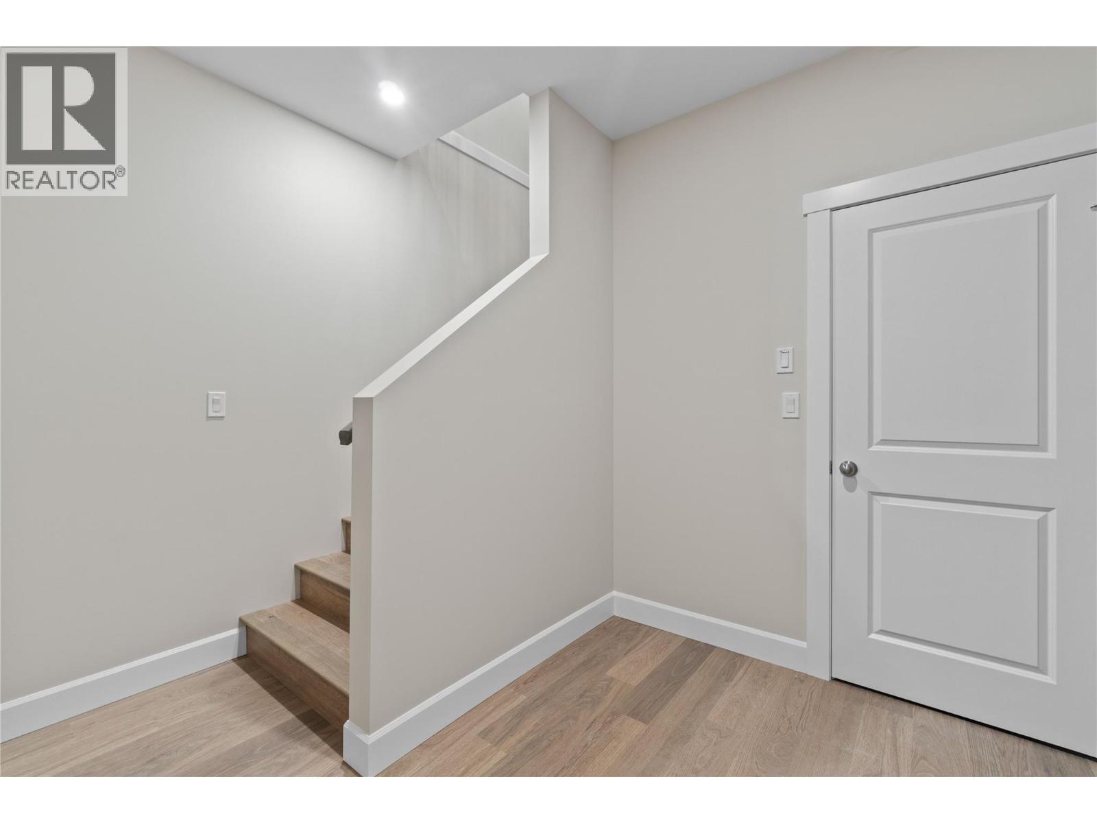 104 806 Cliff Avenue, Enderby