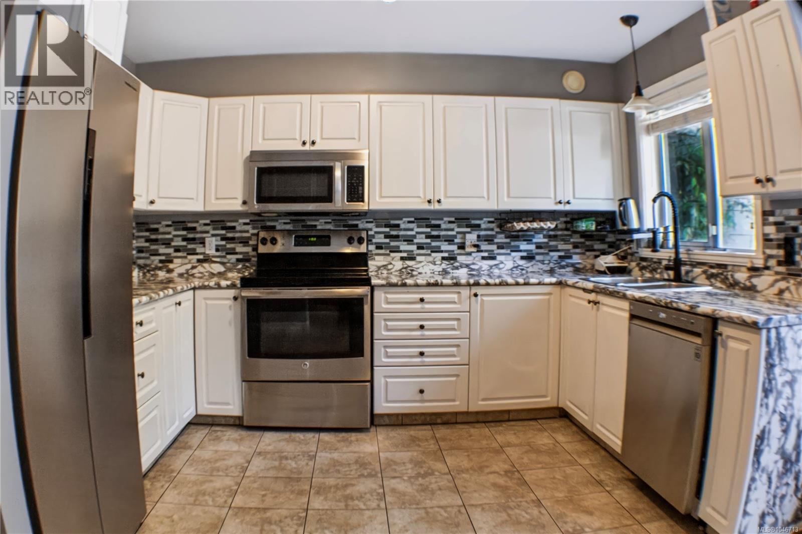 #2 906 Admirals Rd - 6