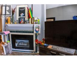 Entrance - 2 906 Admirals Rd, Esquimalt, BC V9A2P4 Photo 10