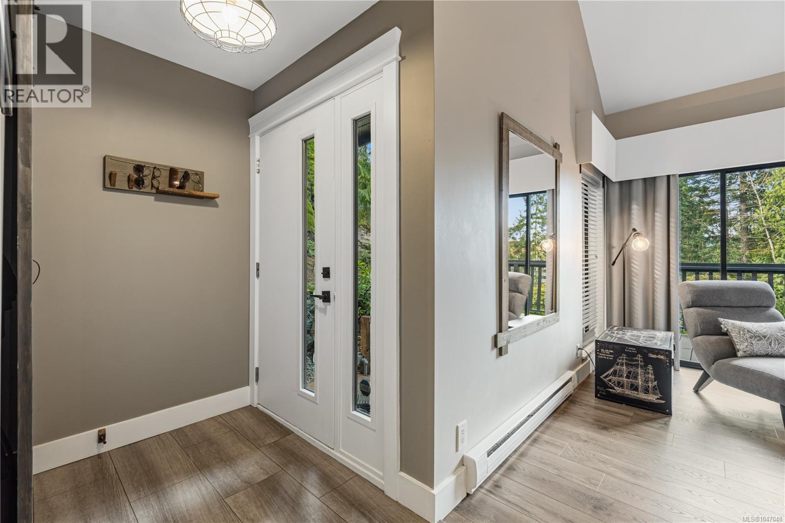 531 Summit Dr - 12