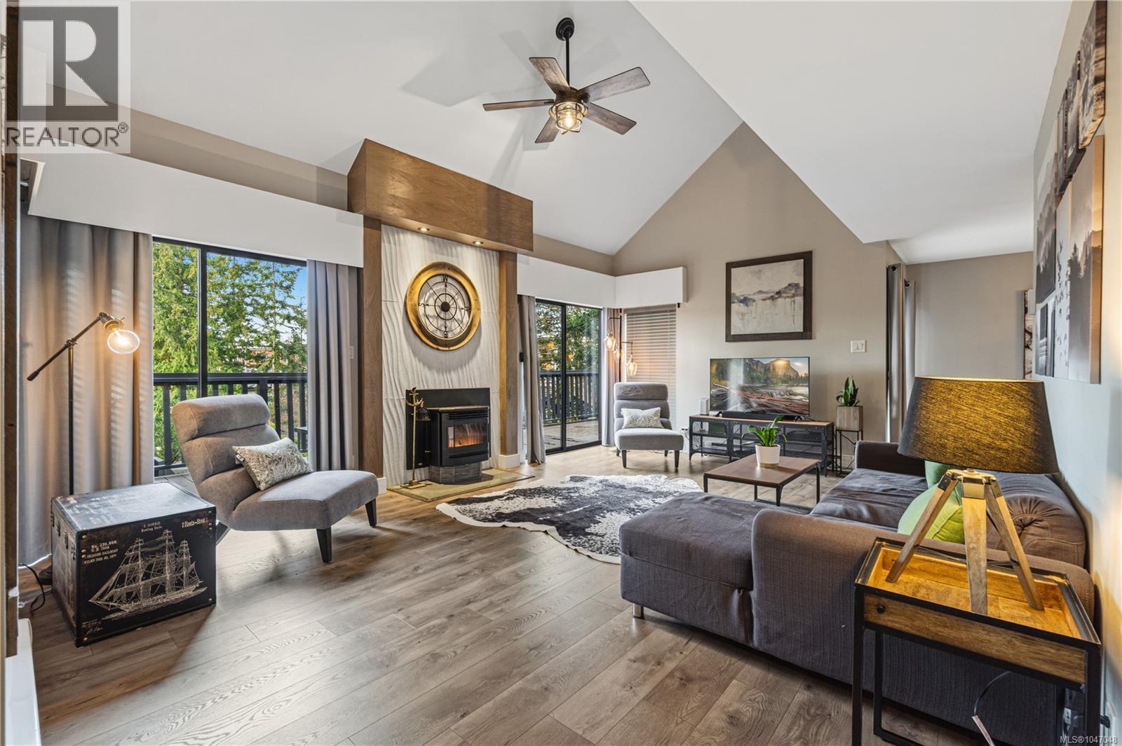 531 Summit Dr - 10