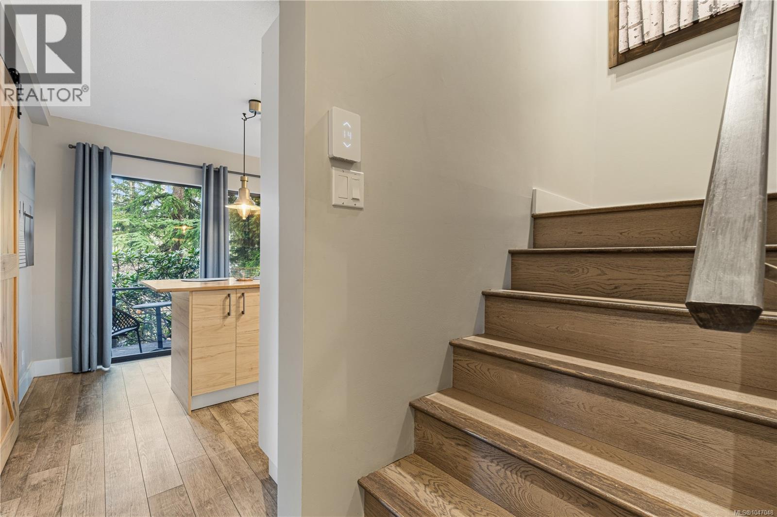 531 Summit Dr - 23