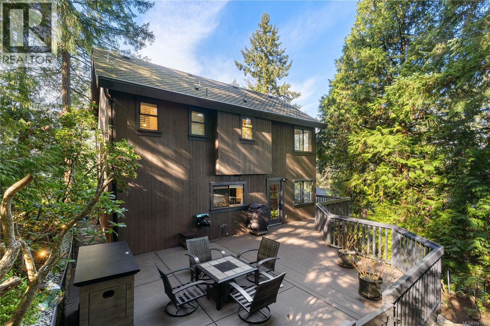 531 Summit Dr - Image 33