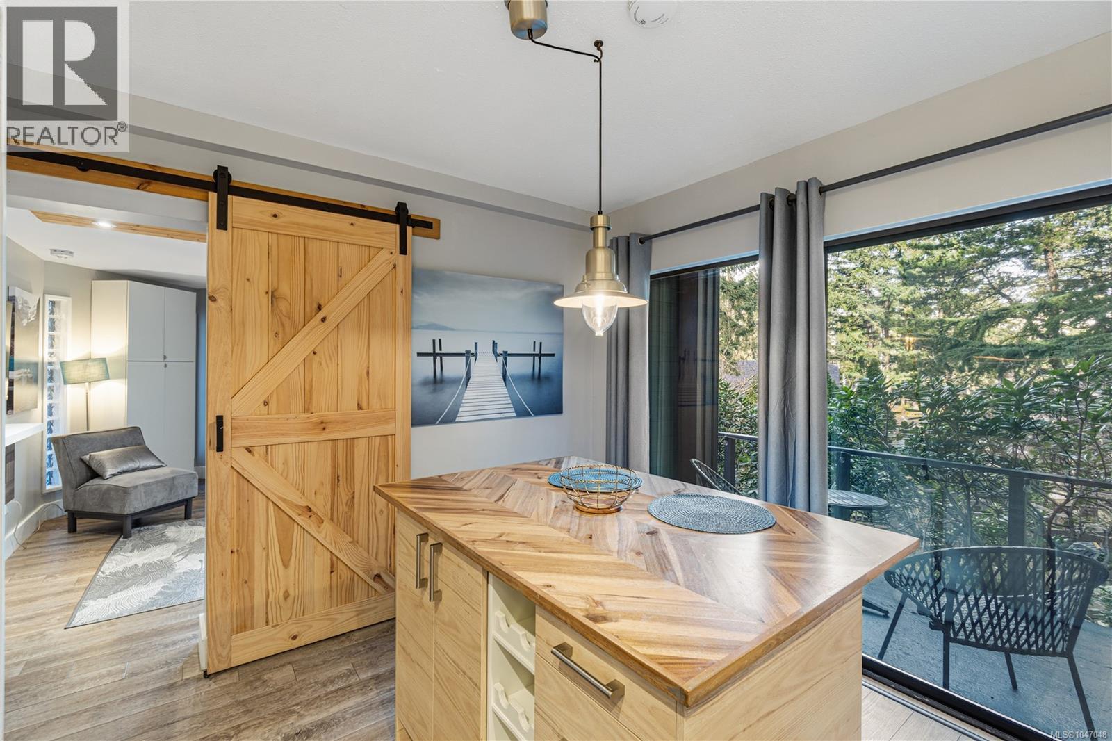 531 Summit Dr - 28