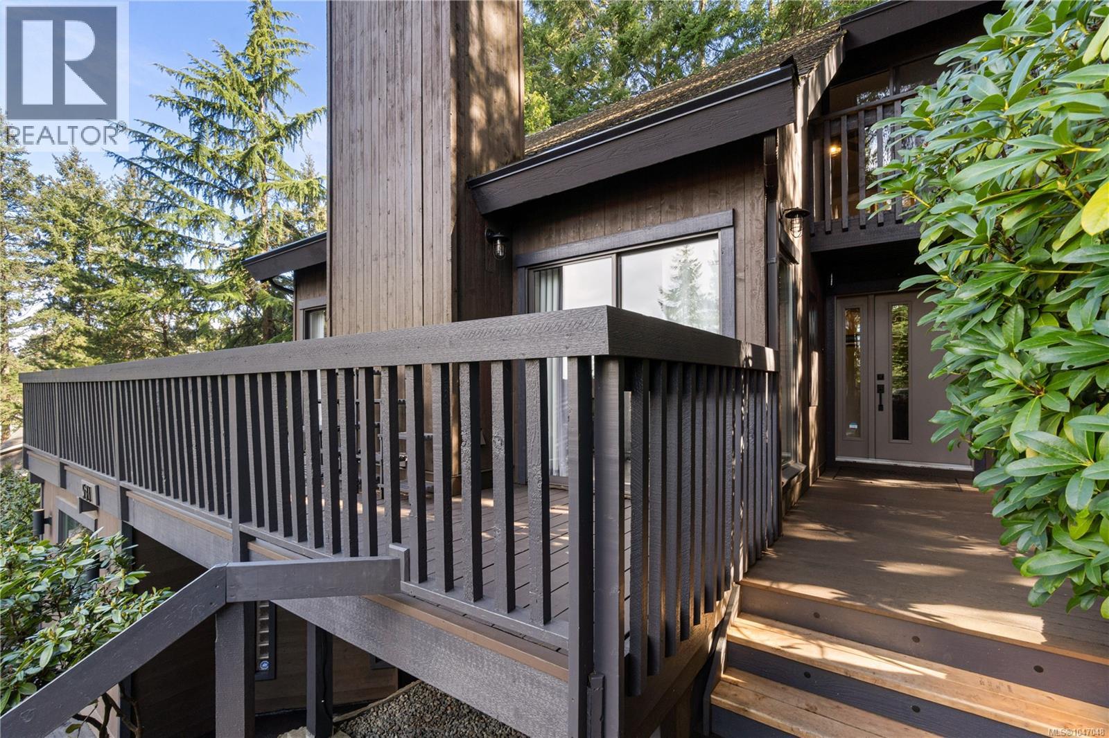 531 Summit Dr - 42