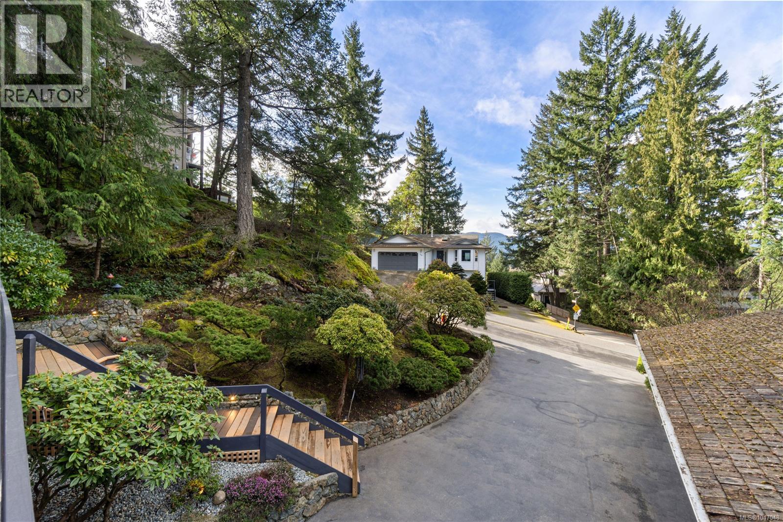 531 Summit Dr - Image 52
