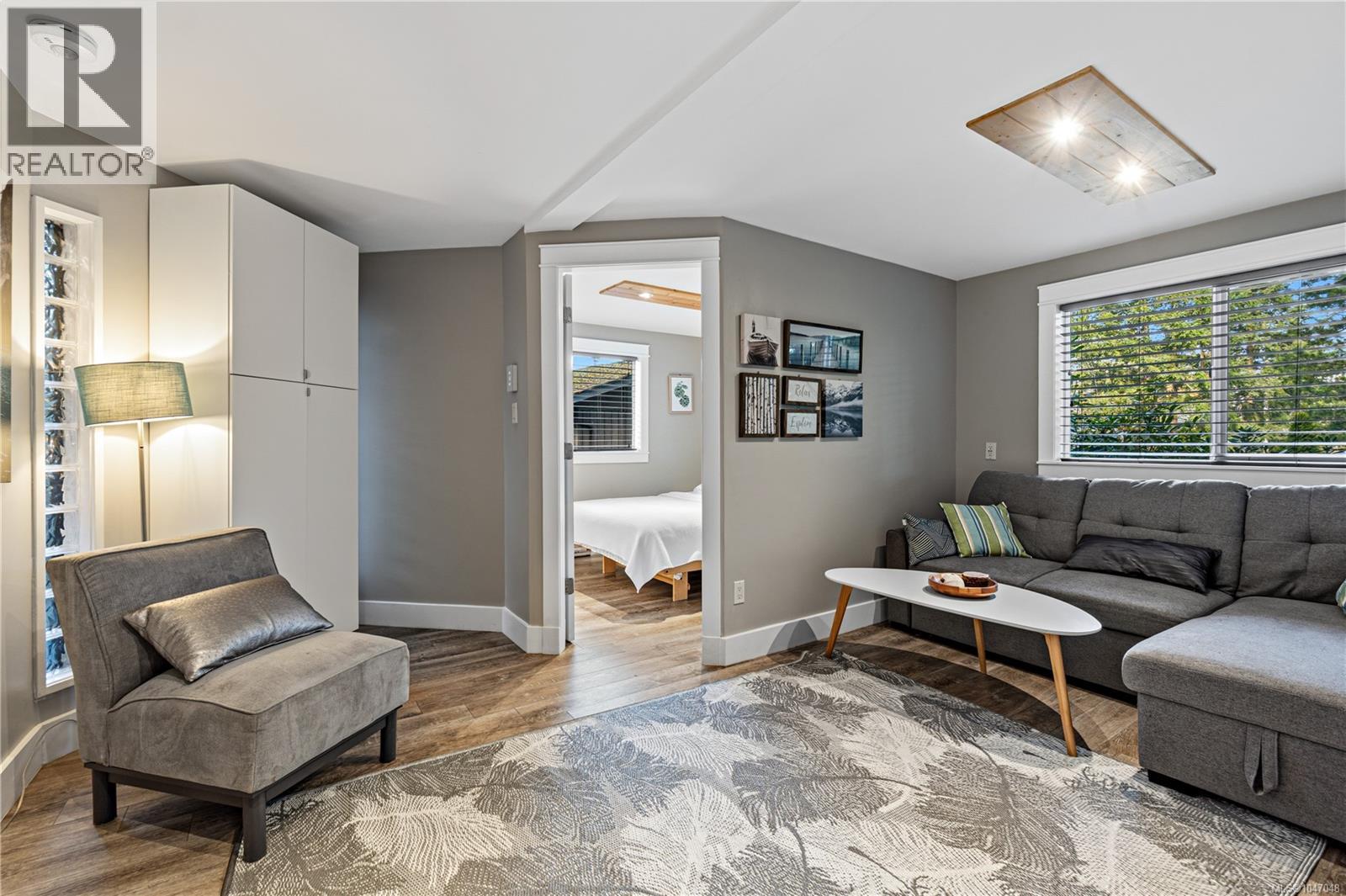 531 Summit Dr - Image 24