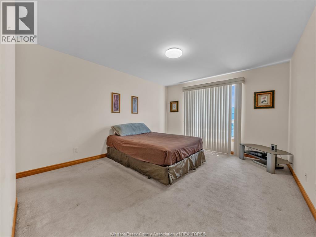 89 Peter AVENUE - 16