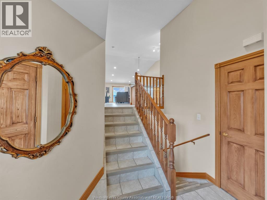 89 Peter AVENUE - 2