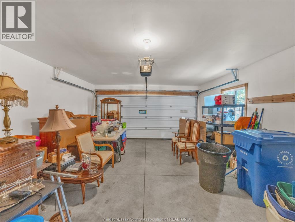 89 Peter AVENUE - 28