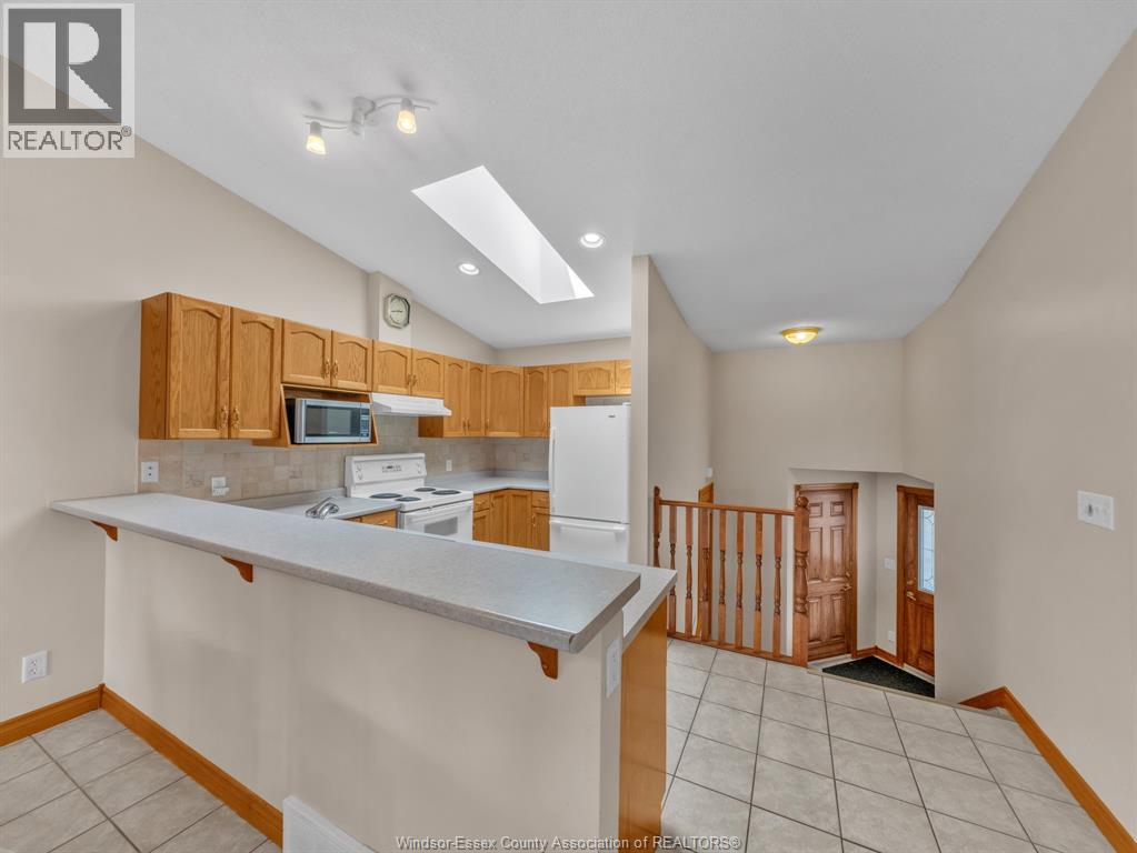 89 Peter AVENUE - 4