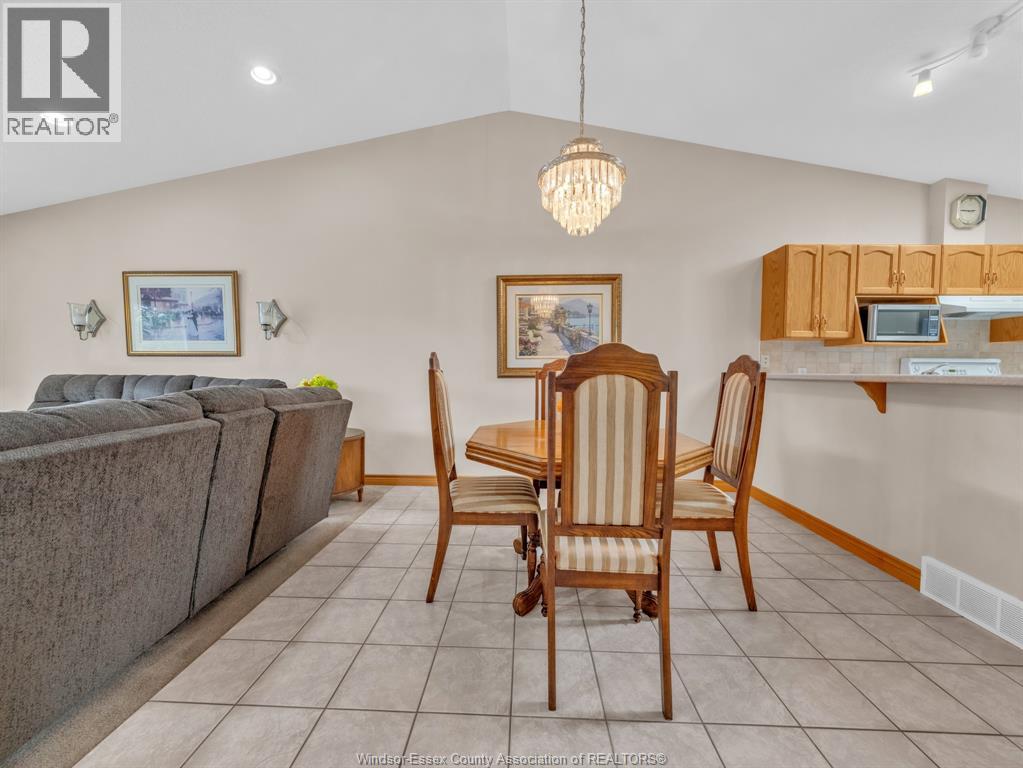 89 Peter AVENUE - 6