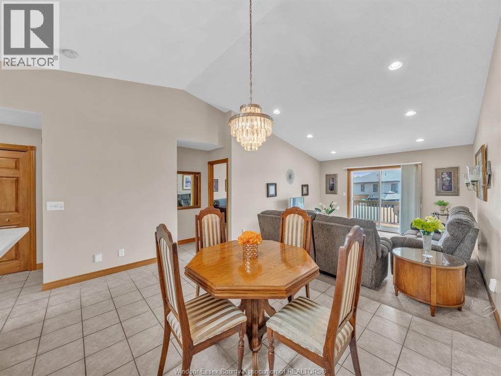 89 Peter AVENUE - 8