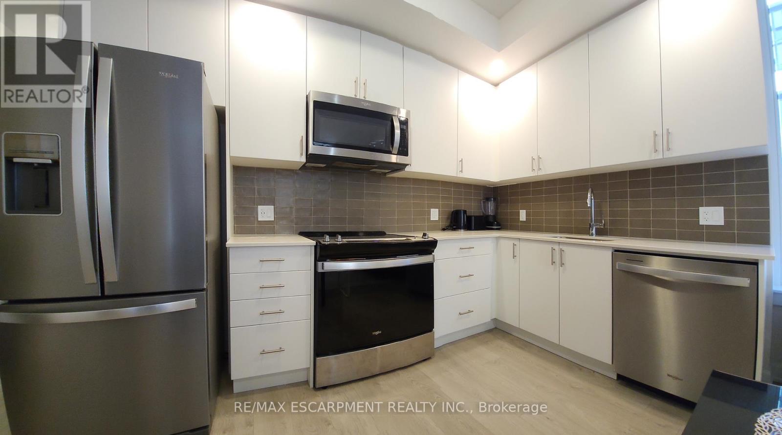 #607 3220 WILLIAM COLTSON AVENUE - 3